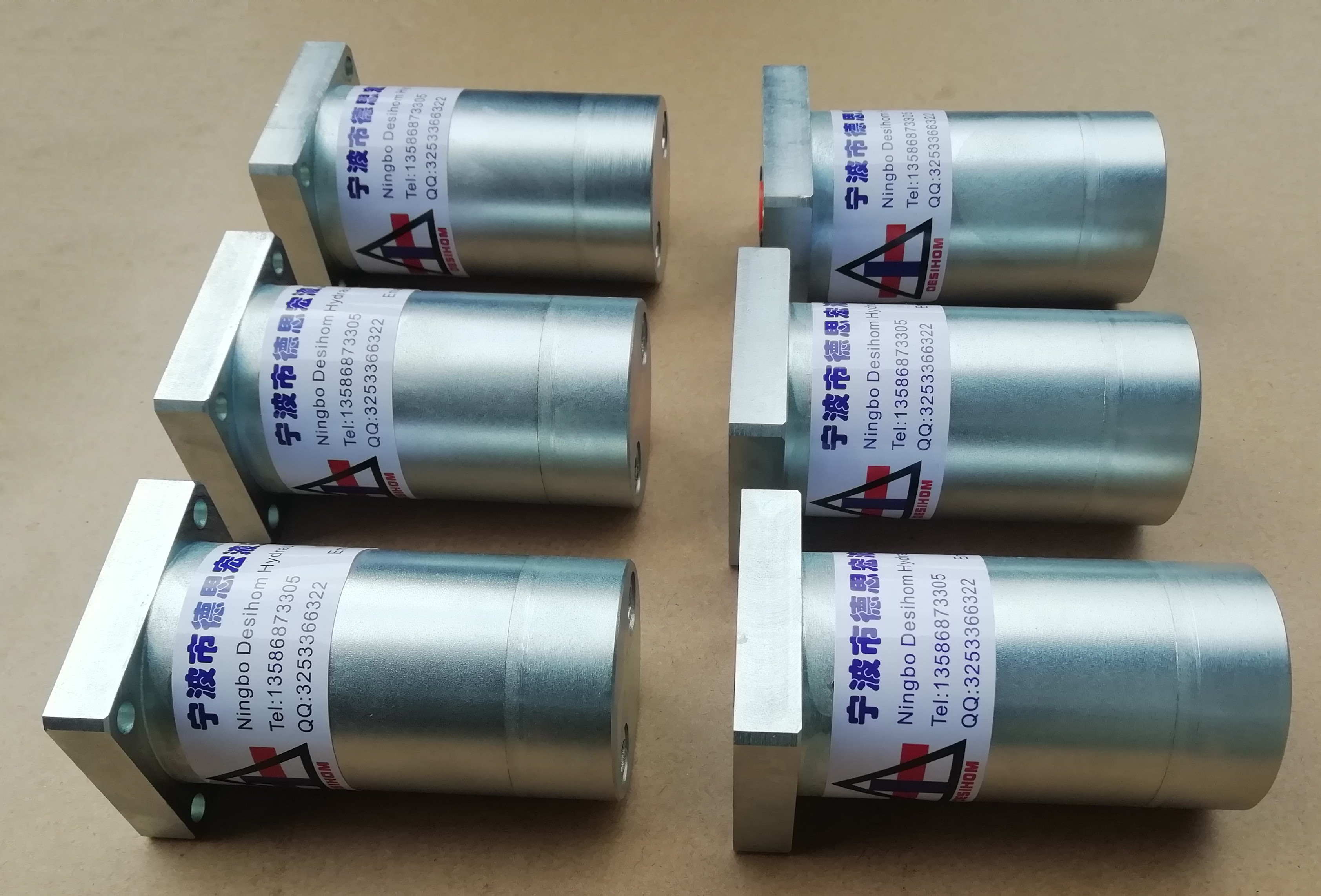 法蘭式液壓增壓器.jpg 法蘭式液壓增壓器.jpg